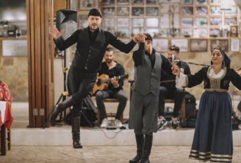 Rethymnon: Cretan Night with Dinner and Live Music